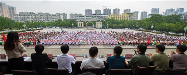 风雨兼程 奋力开启新征途 ——9227新葡的京集团举行2019届毕业生毕业典礼