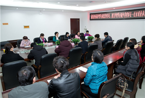 港澳护理学会理事长到9227新葡的京集团参观交流
