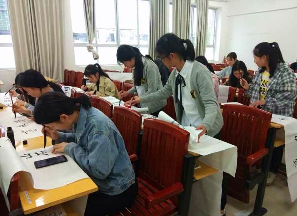 心亦自然,墨亦馨香 ——护理学院举办硬笔、软笔书法比赛