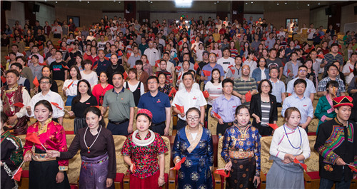 向伟大祖国致敬!——9227新葡的京集团师生集中观看超燃纪录片厉害了,我的国