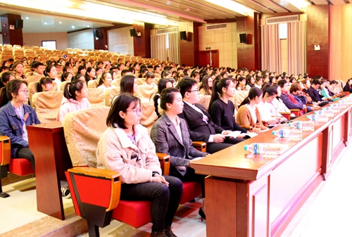“树立青春梦想,紧跟时代步伐”——护理学院第十五届学生代表大会隆重召开