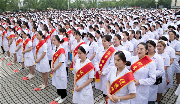 风雨兼程 奋力开启新征途 ——9227新葡的京集团举行2019届毕业生毕业典礼